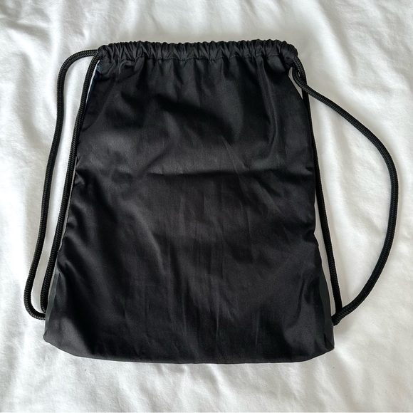 adidas Sackpack/Drawstring Bag - Picture 3 of 5